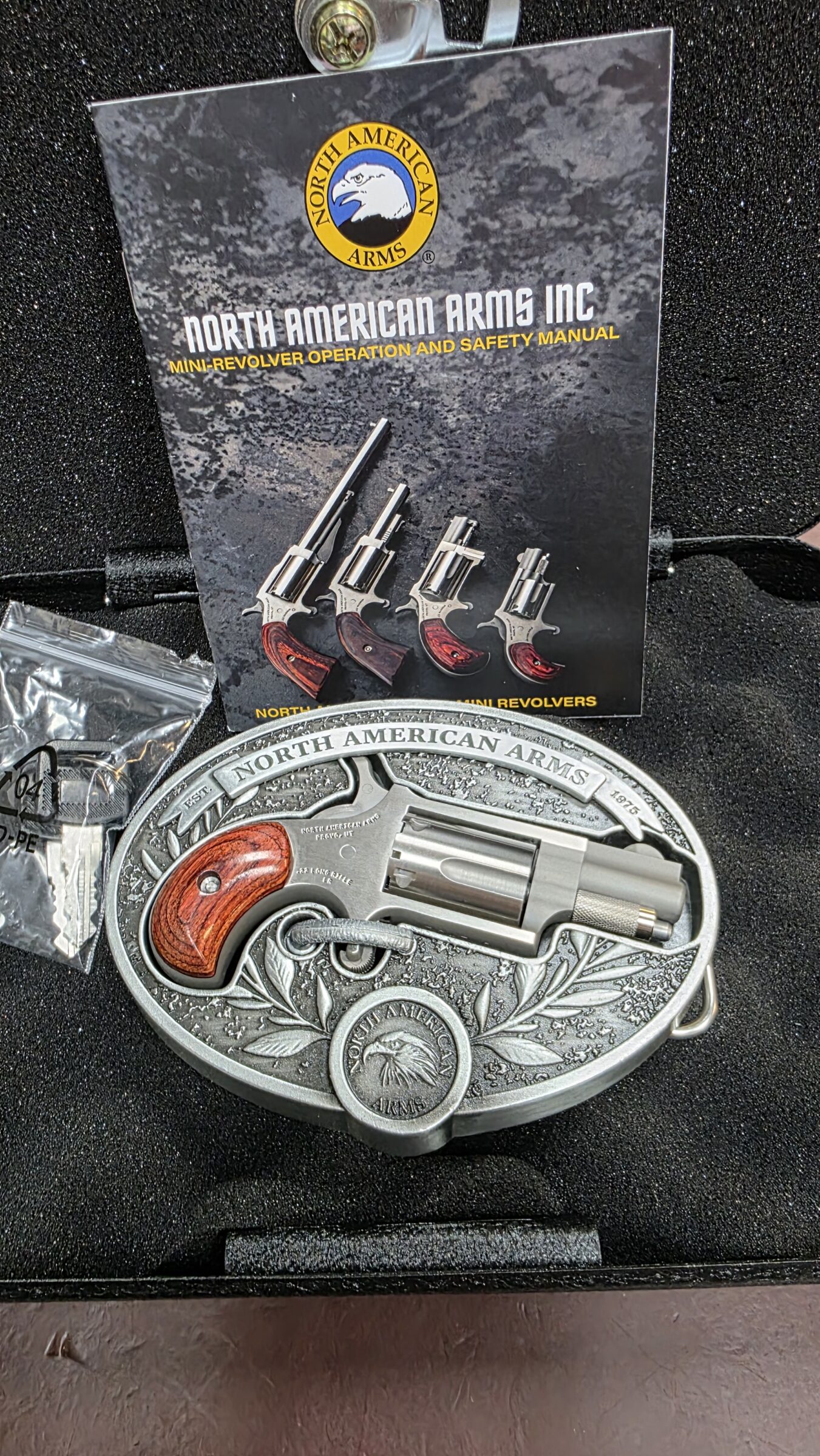 NAA Belt Buckle Revolver GunHippo NAA Belt Buckle Revolver
